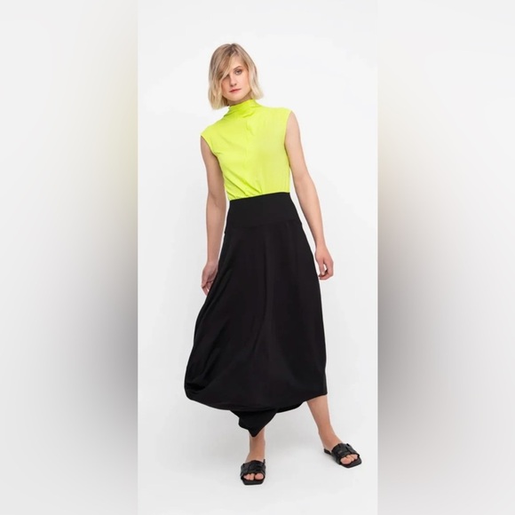 NWT OZAI N KU RACQUET
TANK TOP, LIME - Picture 5 of 13